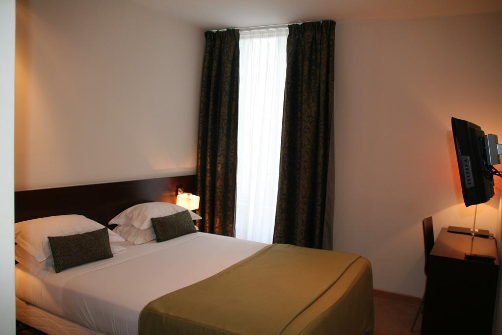 Hotel La Beauze Обюссон Номер фото